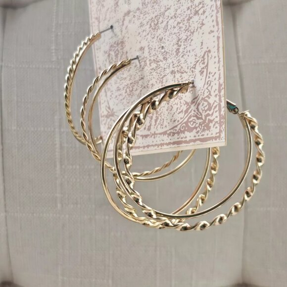 Decree Women Earrings Gold Tone Set of 2 Round Hoop Earrings Ear Jewelry New - Picture 4 of 12